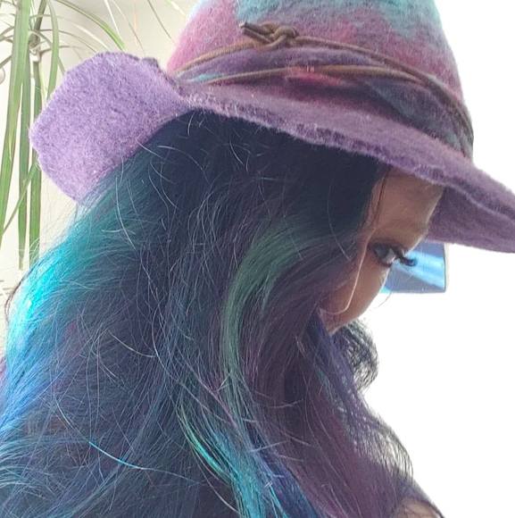 Meet your Posher, Heidi - Picture 1 of 1